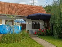 Nekretnina: Sremska Kamenica-Paragovo-Lepa Vikendica 55m2 na Visinskom Placu 999 m2-065/385 8880