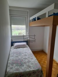Nekretnina: Trosoban stan na Grbavici ID#6548