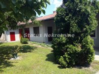 Nekretnina: Futog-EKSKLUZIVA-Petosobna Porodična kuća 300 m2 na Placu od 525 m2-065/385 8880
