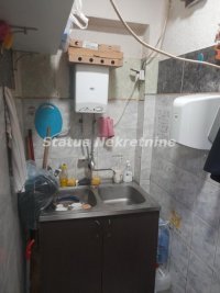 Nekretnina: Centar-Lokal 20 m2 na Izuzetno Frekventnoj Lokaciji za Razne Delatnosti-Zakup 300 e-065/385 8880