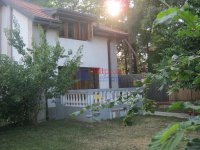 Nekretnina: Dedinje -centar , kuća na sprat, dvorište, ograđena,parking