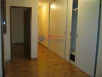 Nekretnina: Dedinje -centar , kuća na sprat, dvorište, ograđena,parking