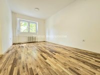 Nekretnina: Rotkvarija-Uknjižen Renoviran Trosoban stan 54 m2 na Top Lokaciji-065/385 8880