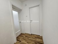 Nekretnina: Rotkvarija-Uknjižen Renoviran Trosoban stan 54 m2 na Top Lokaciji-065/385 8880