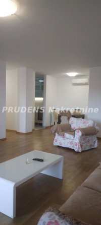 Nekretnina: Lux stan na Vračaru, namešten ili polunamešten