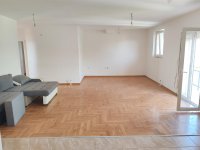 Nekretnina: Zvezdara, Slavujev venac, 100m2+40m2 terasa, preporuka!