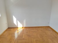Nekretnina: Zvezdara, Slavujev venac, 100m2+40m2 terasa, preporuka!