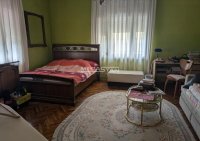 Nekretnina: Kalenić pijaca,  salonac kompletno namešten