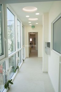 Nekretnina: Crveni Krst, samostalni objekat - bolnica