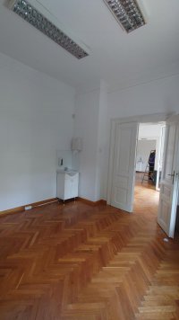 Nekretnina: Senjak, poslovni prostor,  sa 5 parking mesta