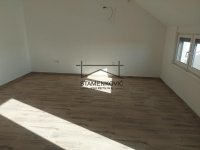 Nekretnina: Prodaje se stan sa prelepom krovnom terasom od 70 m2 ID#6681