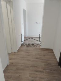 Nekretnina: Prodaje se stan sa prelepom krovnom terasom od 70 m2 ID#6681