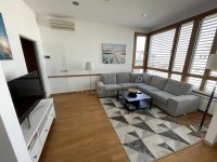 Nekretnina: Odmah useljiv, namešten, dve sp.sobe, dve terase ID#2411