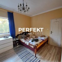 Nekretnina: 2 stana + plac + voćnjak + 4 parking mesta!