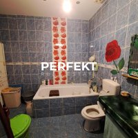 Nekretnina: 2 stana + plac + voćnjak + 4 parking mesta!