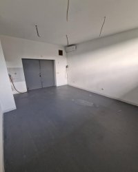 Nekretnina: Izdavanje poslovnog prostora u Zemunu – 52 m², parking, odmah useljiv