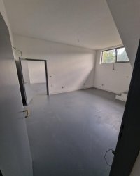 Nekretnina: Izdavanje poslovnog prostora u Zemunu – 52 m², parking, odmah useljiv
