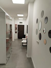 Nekretnina: Izdavanje poslovnog prostora – Prizemlje, Južni bulevar, Crveni krst