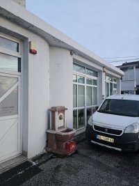Nekretnina: Prodaja lokala 90m² – Odlična lokacija sa parkingom i šleperskim prilazom