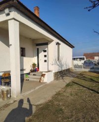 Nekretnina: Prodajem kucu u Sefkerinu 200m2