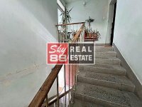 Nekretnina: 3,0  Senjak , vrhunska lokacija , polovina kuce , tavan , dvoriste , garaza ID#2334