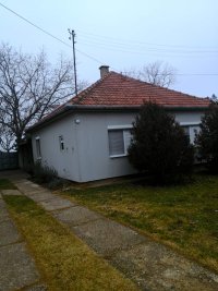 Nekretnina: Porodicna kuca u Kuli,odmah useljiva,bez ulaganja