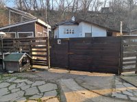 Nekretnina: Vikendica sa pomocnim objektima na Dunavu, Novi Sad-Ribnjak