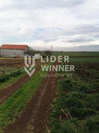 Nekretnina: Plac, Surcin, gradjevinska zona, 97,65ari ID#132076