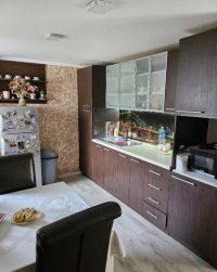 Nekretnina: Prodajem kucu u Surcinu