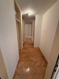 Nekretnina: Trosoban, konforan stan P=92m2, Isprat kod pravnog ID#2254