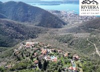 Nekretnina: Na prodaju zemljiste sa rusevinama kamene kuce Tivat