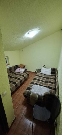 Nekretnina: Apartman za radnike T 062 36 46 77 