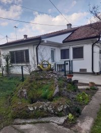Nekretnina: Izdajem kucu u mirnom delu Petrovaradina