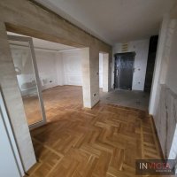 Nekretnina: ČETVOROSOBAN KOD SAJMA