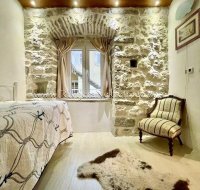 Nekretnina: Na prodaju dva apartmana u kamenoj kuci Kotor