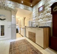 Nekretnina: Na prodaju dva apartmana u kamenoj kuci Kotor