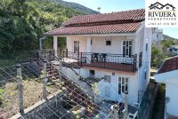 Nekretnina: Kuca sa 3 apartmana I predivnim pogledom na more