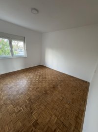 Nekretnina: Izdajem smestaj za radnike-Ugrinovci