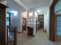 Nekretnina: Vila u najtraženijem delu Dedinja sa parkingom, garažom i dvorištem ID#9784