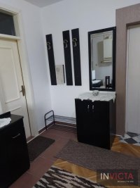 Nekretnina: Jednoiposoban na početku Telepa sa parkingom