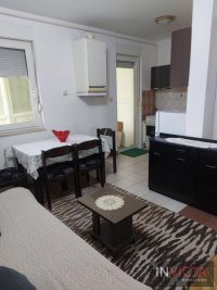 Nekretnina: Jednoiposoban na početku Telepa sa parkingom