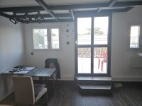 Nekretnina: Stan sa velikom terasom, 65 m2, Prvomajska Zemun