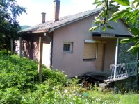Nekretnina: Prodajem 2 kuce na istom placu  kod Golubca