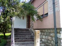 Nekretnina: Prodajem 2 kuce na istom placu  kod Golubca