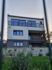Nekretnina: Voždovac, Zuce, kuća 240m2, 8ari, uknjižena