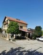 Kuca sa restoranom u Irigu