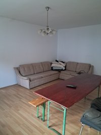 Nekretnina: Izdajem smestaj za radnike u Dobanovcima 100m2