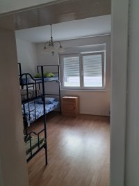 Nekretnina: Izdajem smestaj za radnike u Dobanovcima 100m2