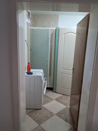 Nekretnina: Izdajem smestaj za radnike u Dobanovcima 100m2
