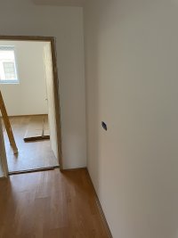 Nekretnina: Izdajem dvosoban stan na Tosinom Bunaru